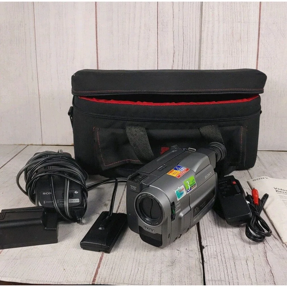 Sony Handycam Vision CCD-TRV32 NTSC 30X Digital Zoom TESTED WORKING - No Battery